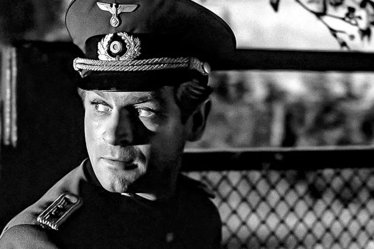 kadr z serialu Stawka większa niż życie