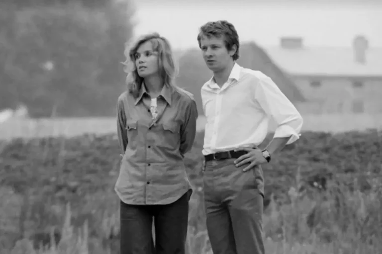 kadr z serialu Daleko od szosy