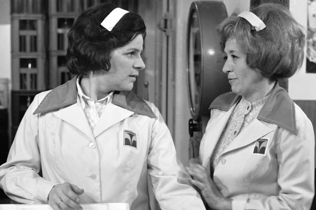 kadr z serialu Kobieta za ladą