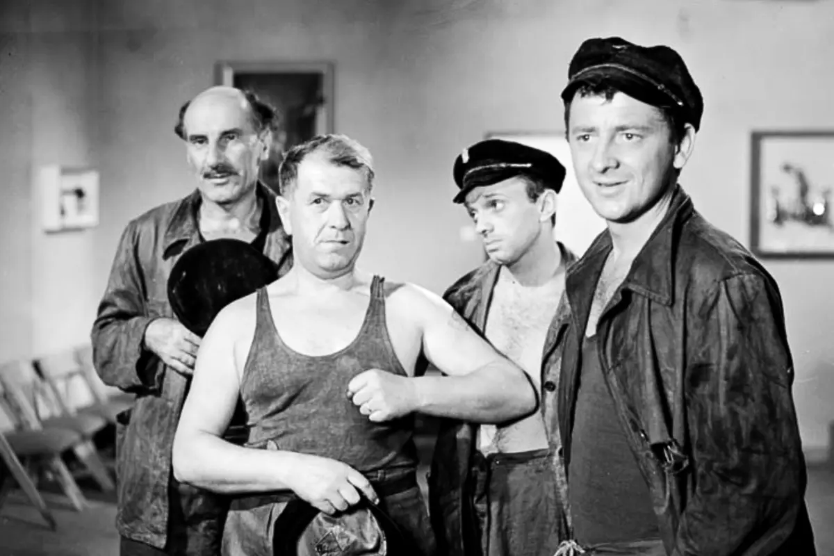 kadr z filmu Pieczone gołąbki