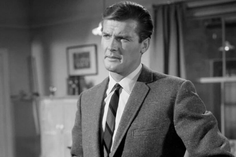 Kadr z serialu Święty