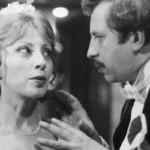 Kadr z serialu Z biegiem lat z biegiem dni