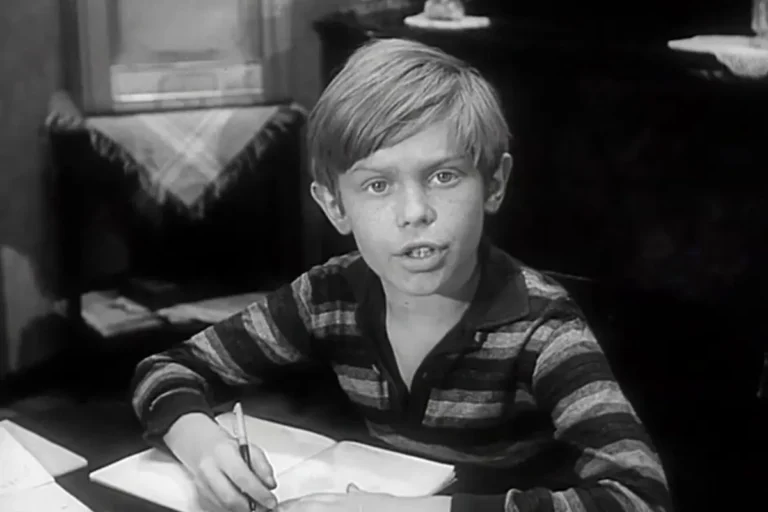 Kadr z serialu Niewiarygodne przygody Marka Piegusa