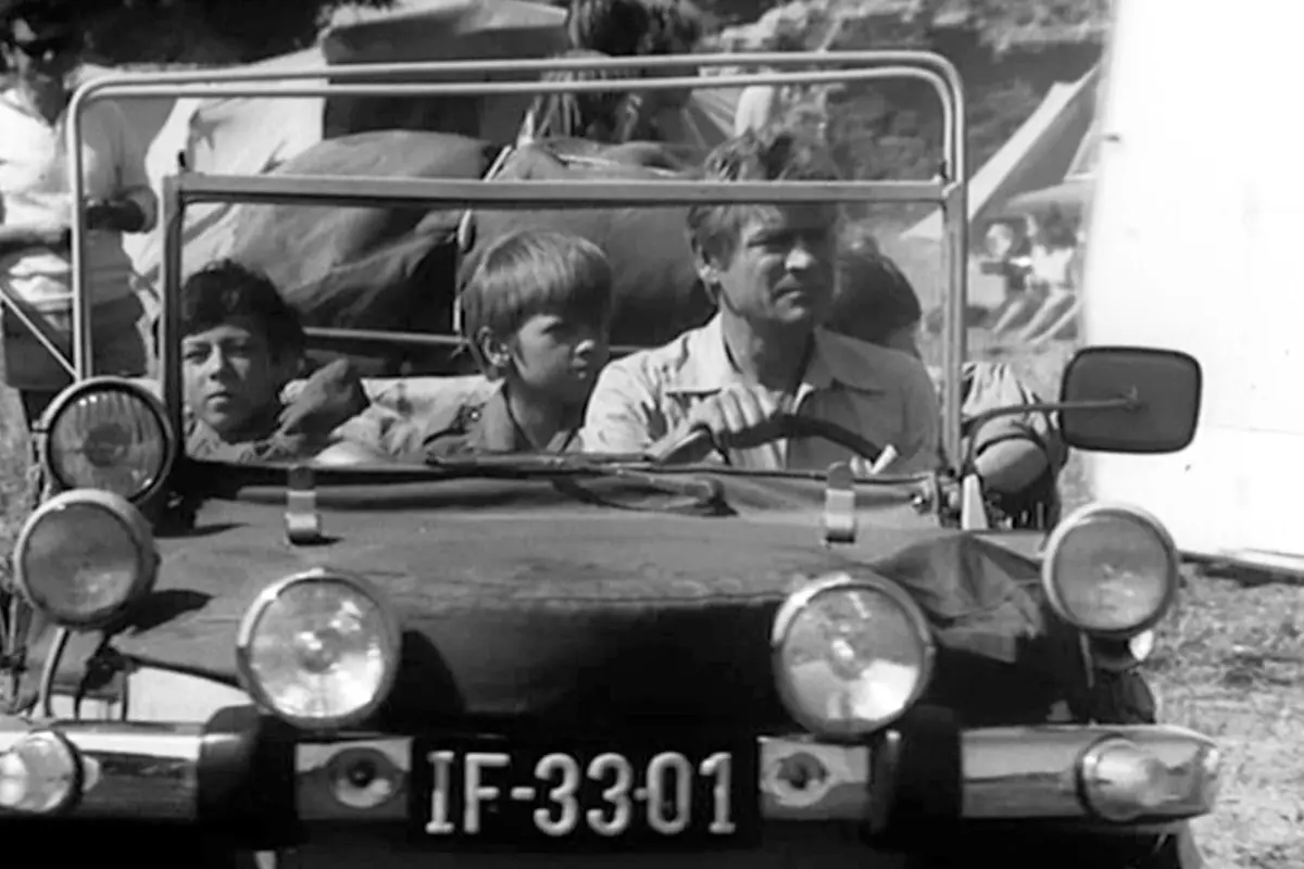 Kadr z serialu Samochodzik i templariusze