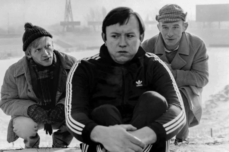 Kadr z filmu Porcelana w składzie słonia