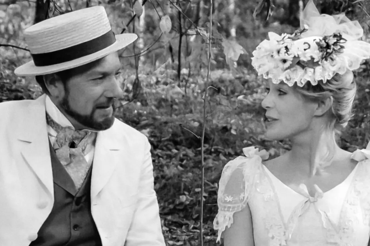 Kadr z serialu Lalka