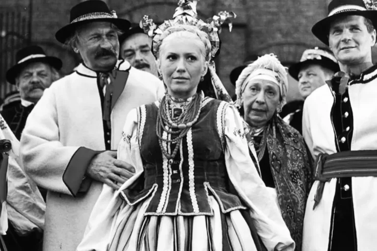 kadr z serialu Chłopi