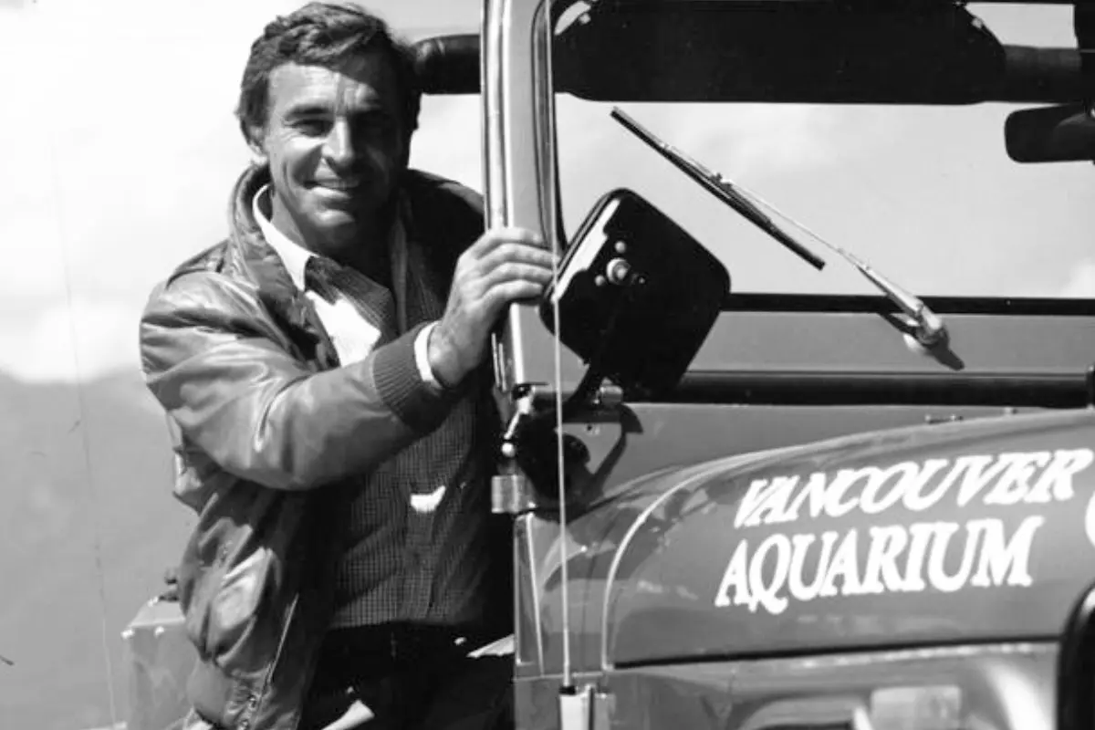 Kadr z serialu Niebezpieczna zatoka