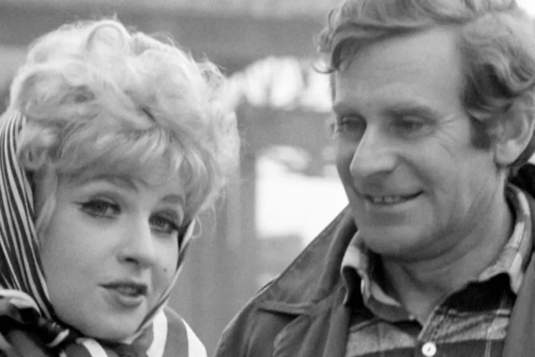 Kadr z serialu Droga