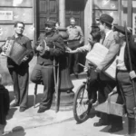 Kadr z filmu Zakazane piosenki